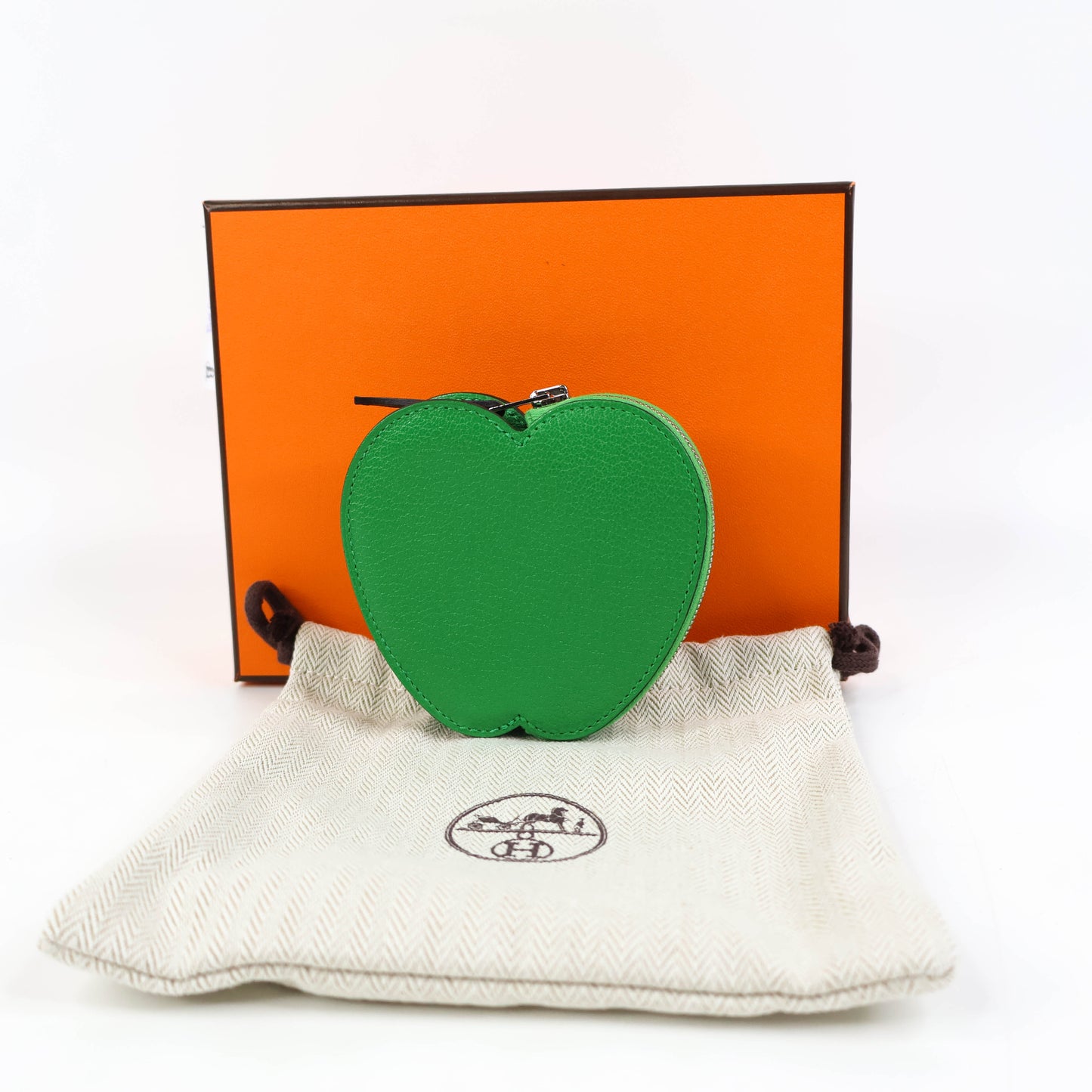 Hermes Pochette Pomme 24 Bamboo
