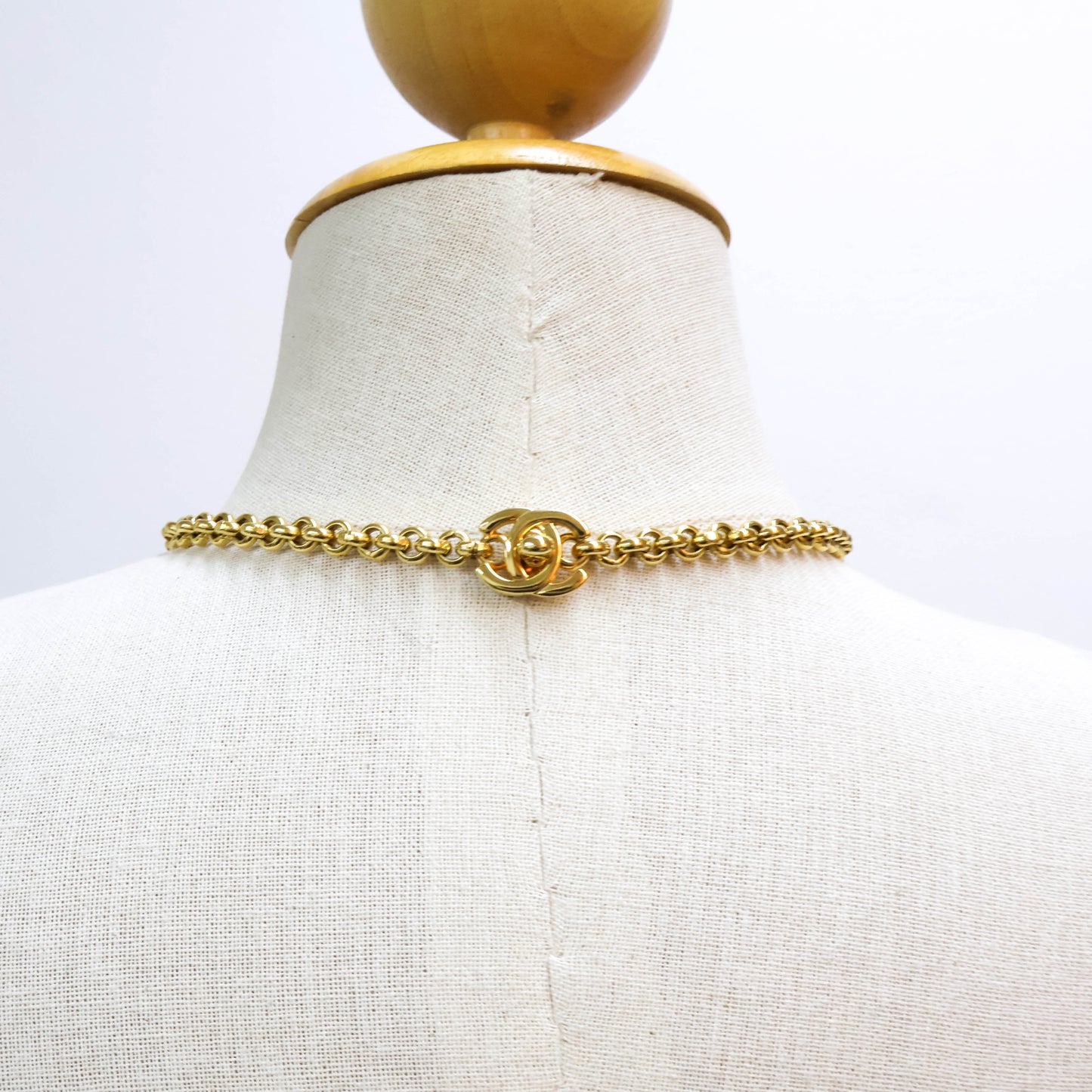 Chanel Necklace Vintage Gold