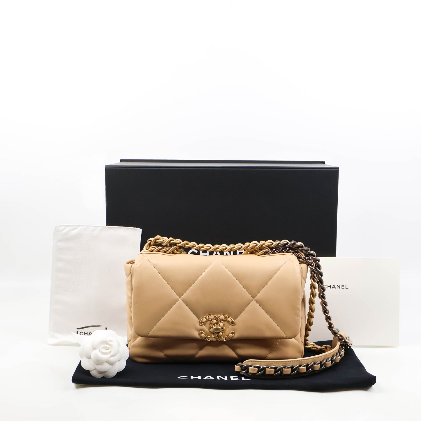 Chanel 19 (26cm) Beige