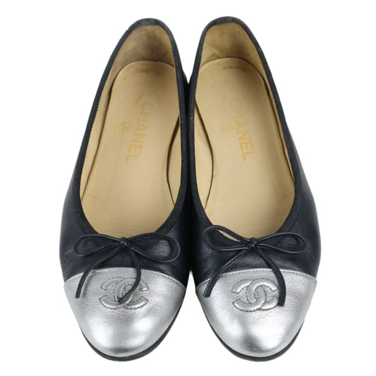 Chanel Flats black