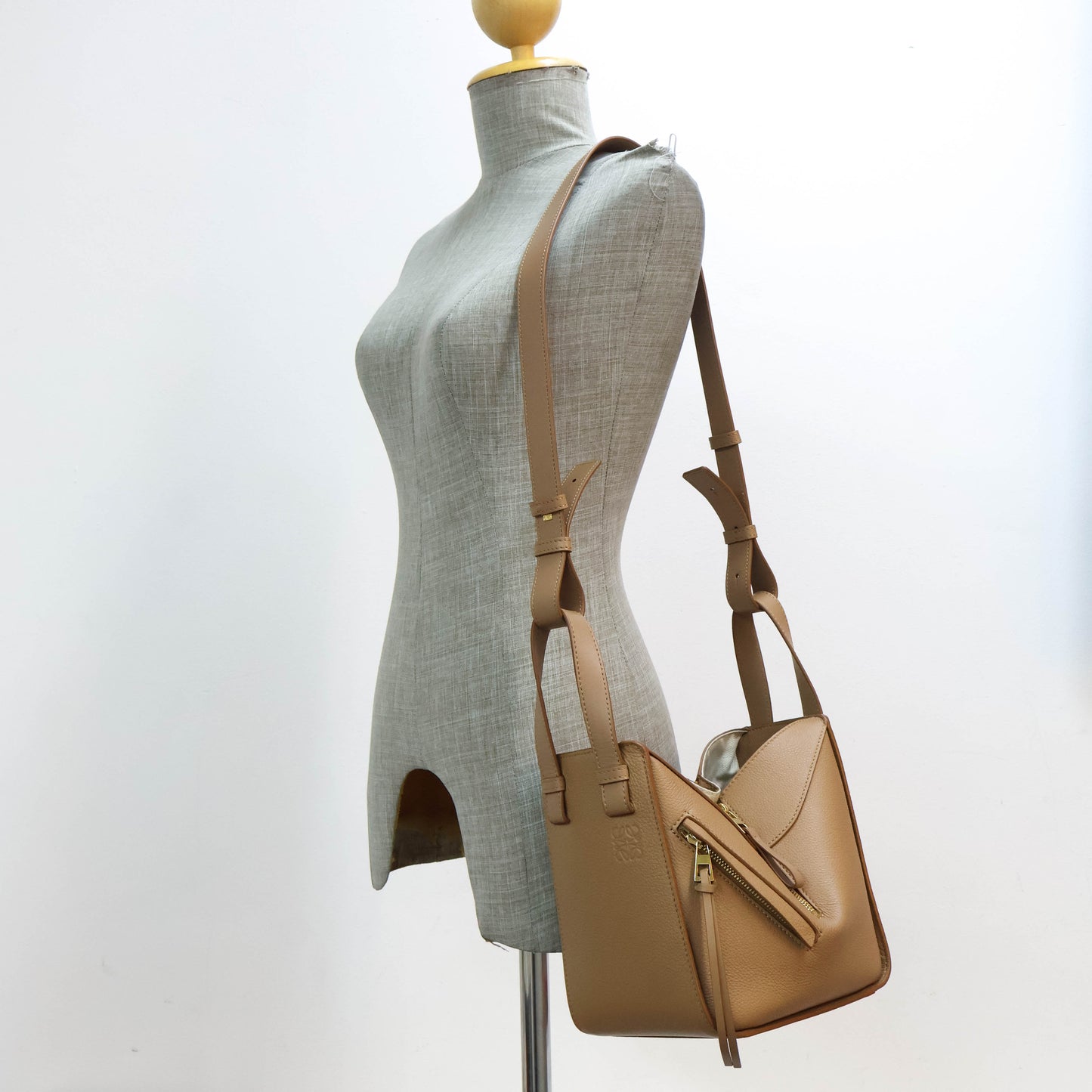 Loewe Hammock Compact Toffee