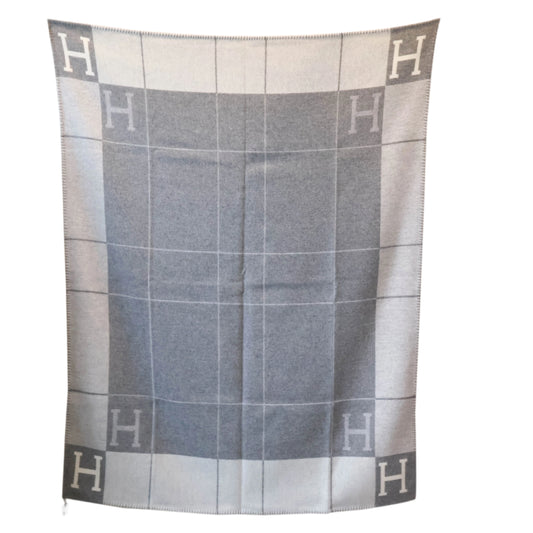 Hermes Avalon III Throw Blanket Grey 135x170