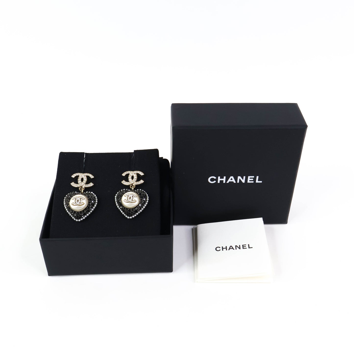 Chanel Earring Pearl cc Heart Black Big