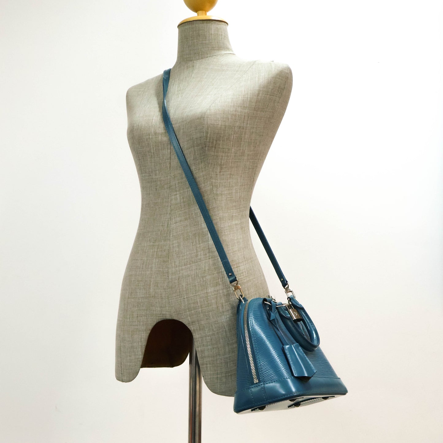 Louis Vuitton Alma BB Epi Turqvoise