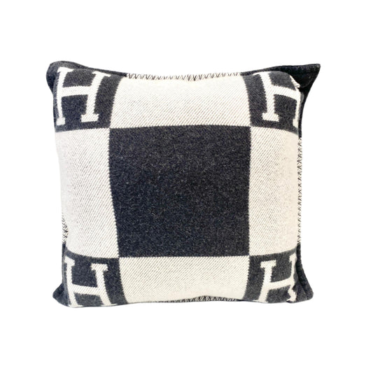 Hermes Pillow Avalon Ecru/Gris