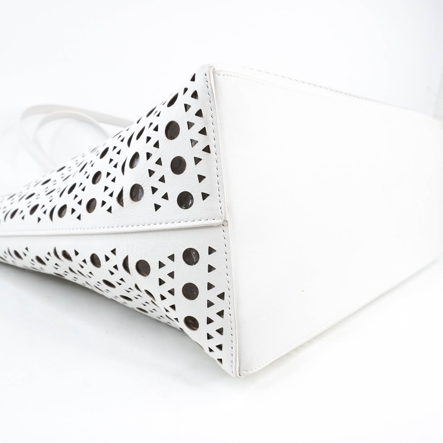 Alaia Neo Vienne Soft Calfskin (Tote White)