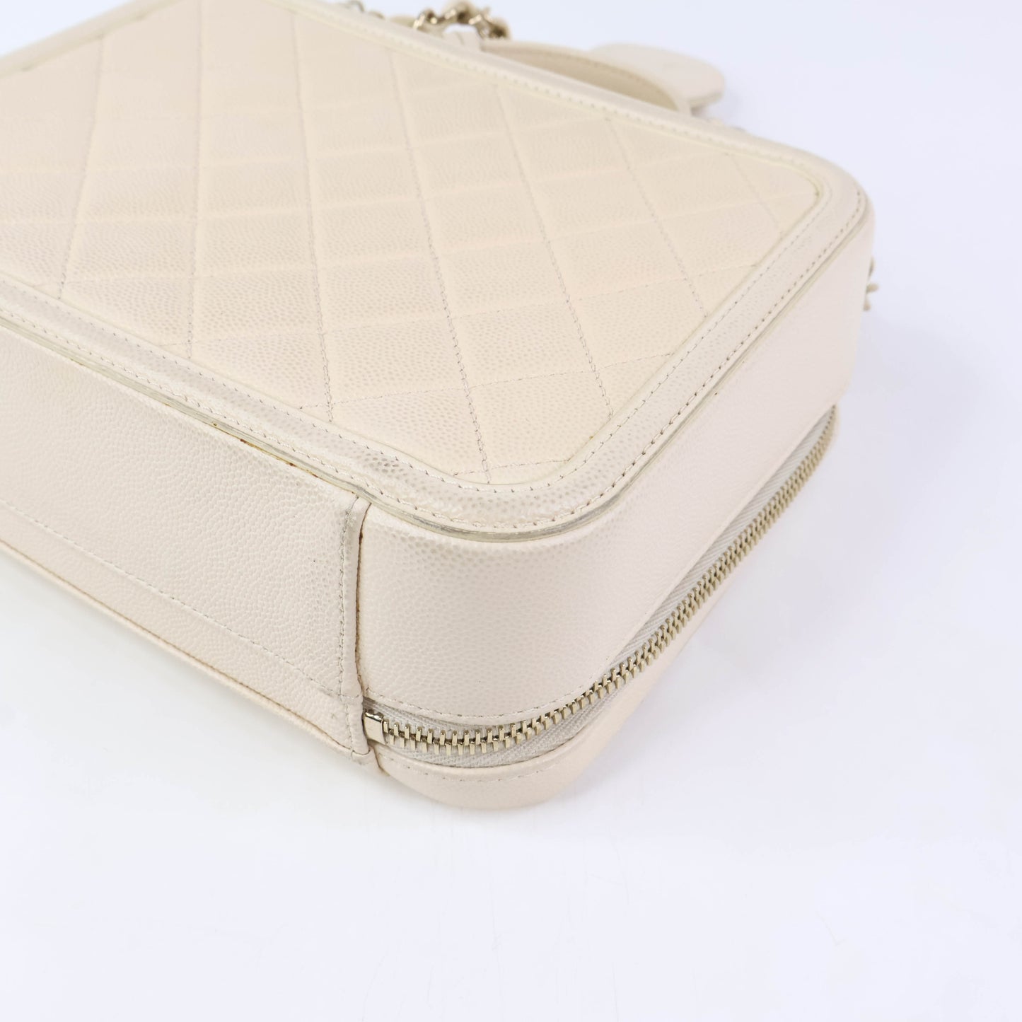 Chanel Filigree Vanity Case White Caviar LGHW
