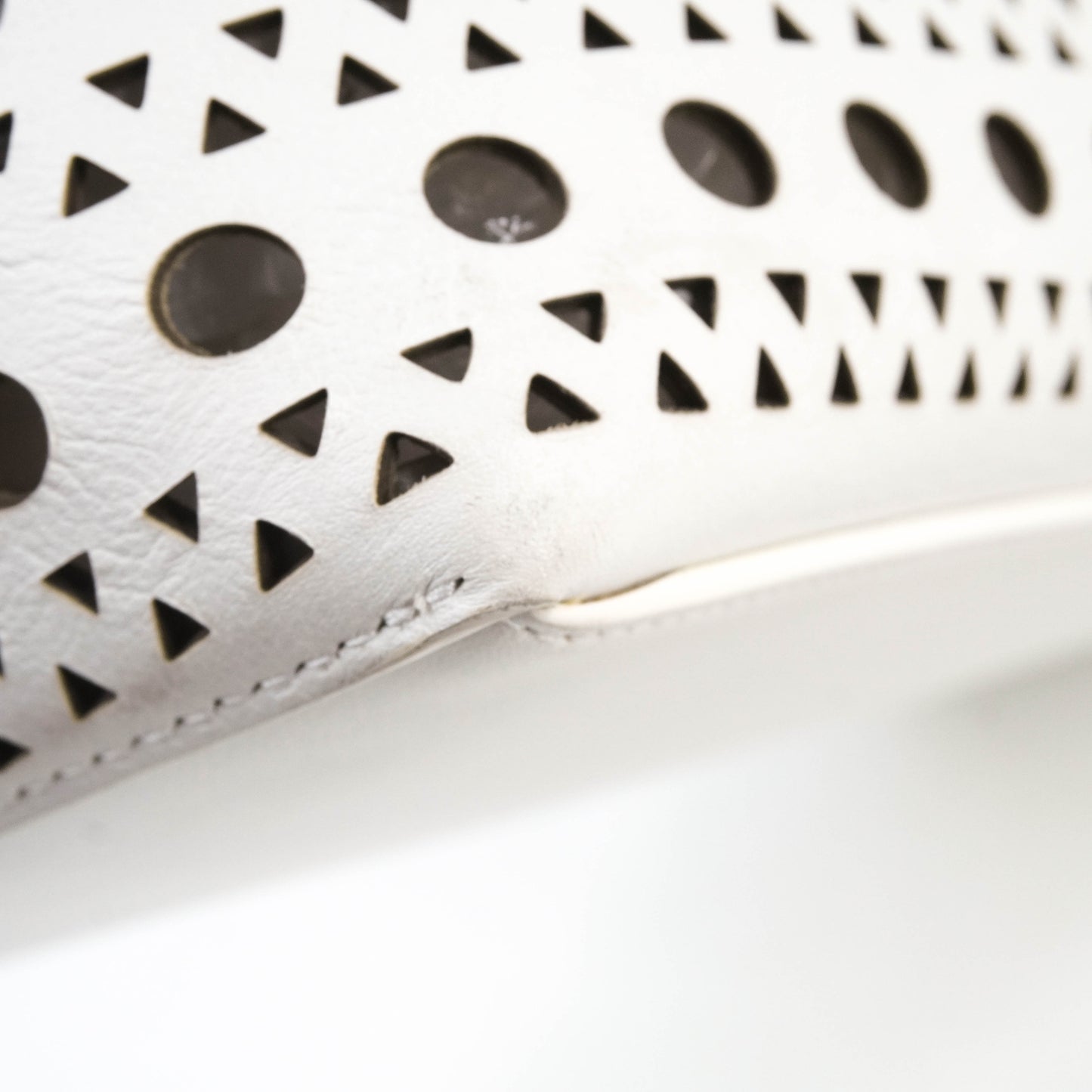 Alaia Neo Vienne Soft Calfskin (Tote White)