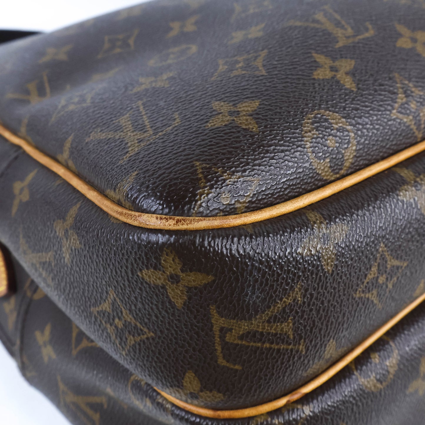 Louis Vuitton Reporter GM monogram