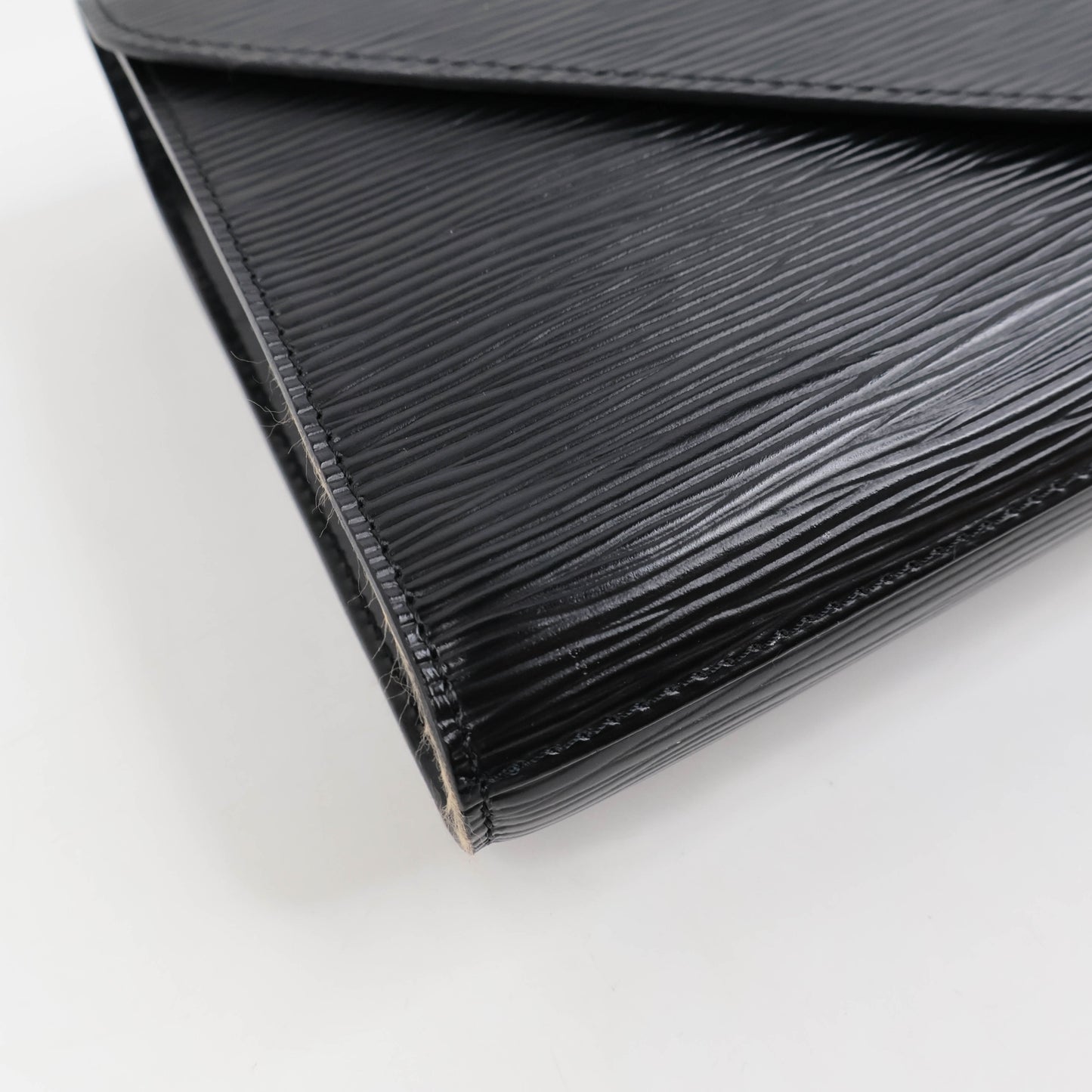 Louis Vuitton Clutch Vintage Epi Black