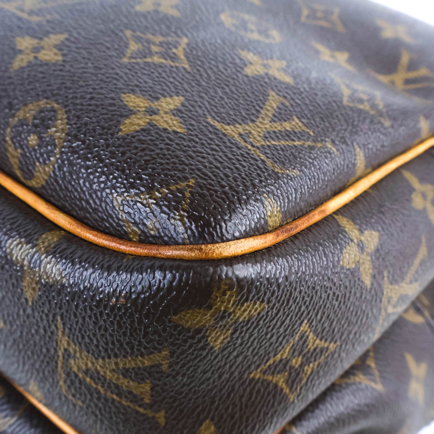 Louis Vuitton Reporter GM monogram