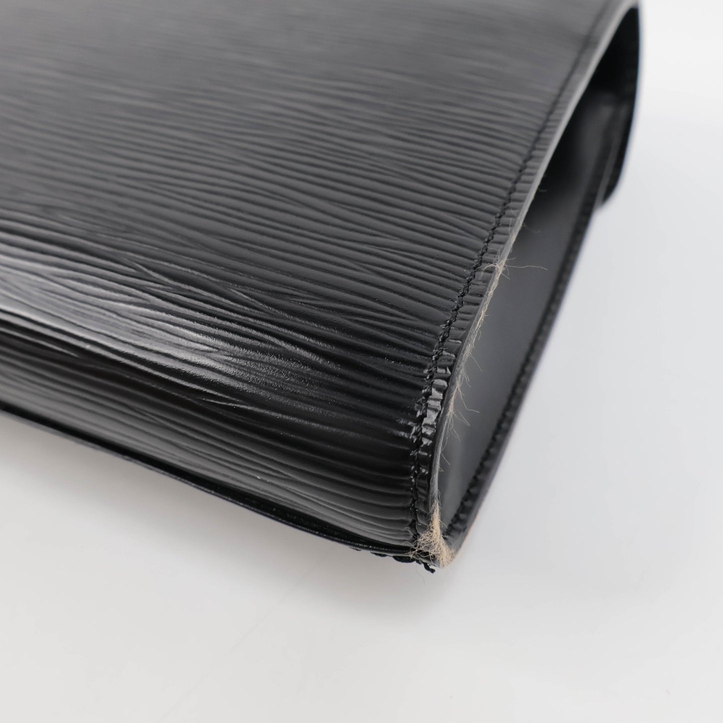 Louis Vuitton Clutch Vintage Epi Black