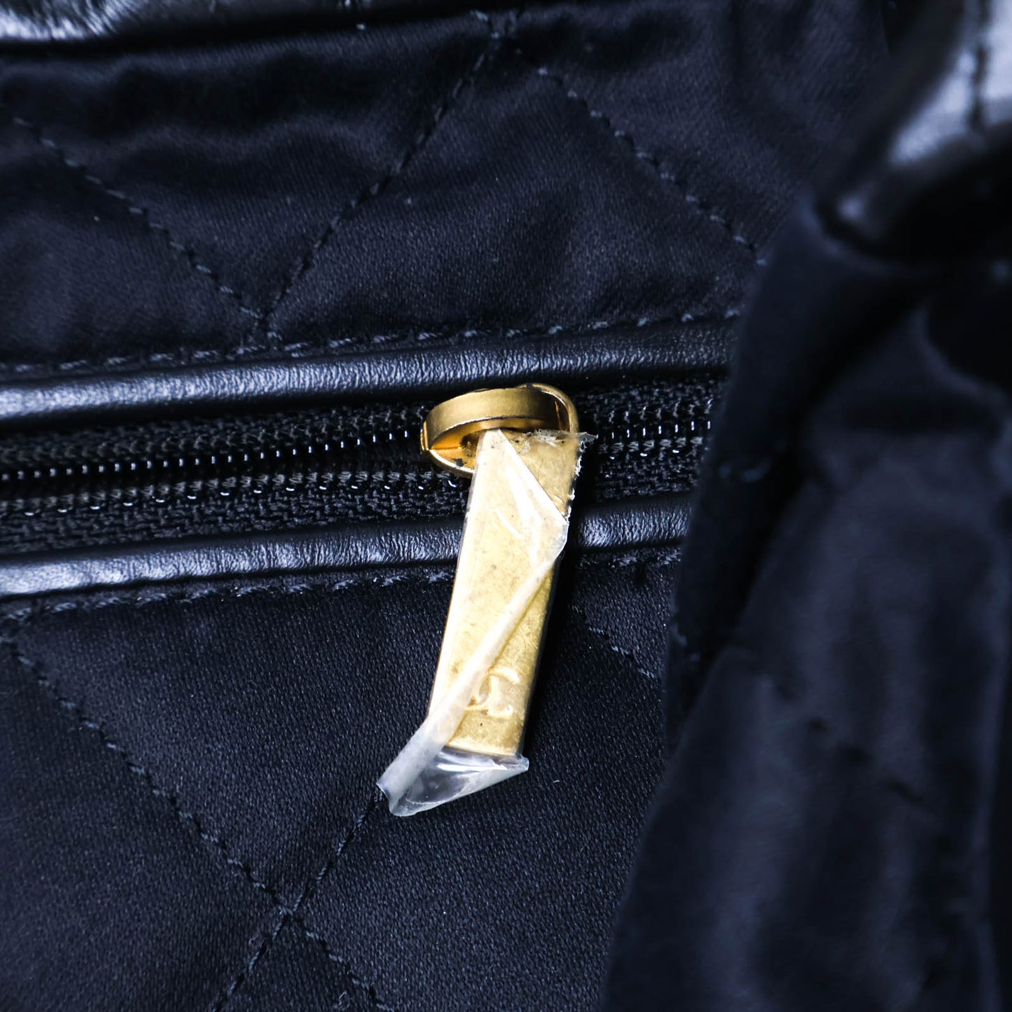 Chanel 22 Small Black GHW