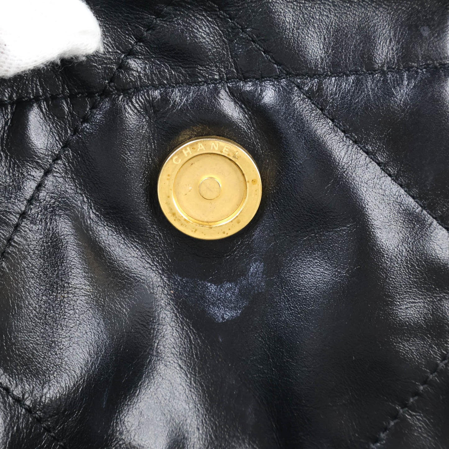 Chanel 22 Small Black GHW