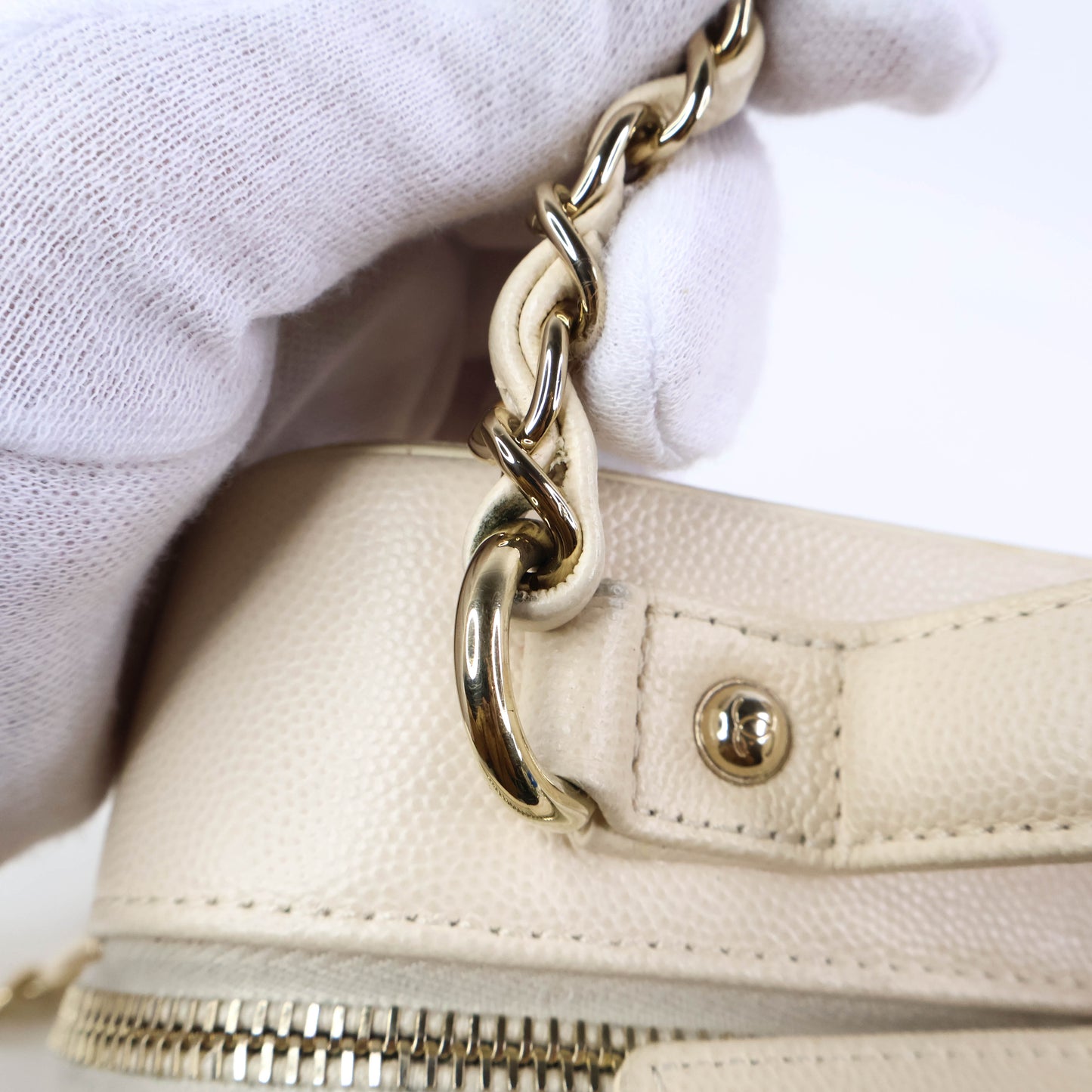 Chanel Filigree Vanity Case White Caviar LGHW