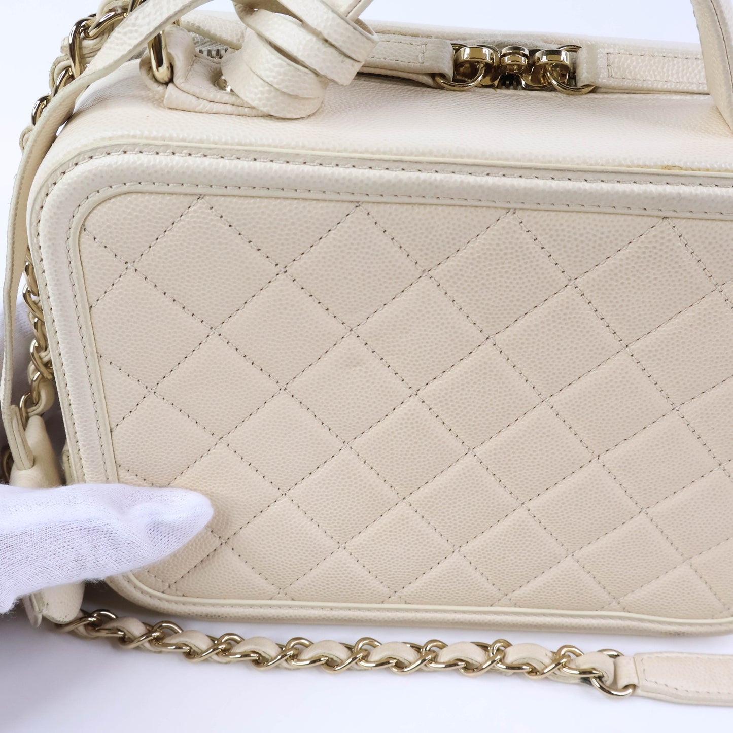 Chanel Filigree Vanity Case White Caviar LGHW