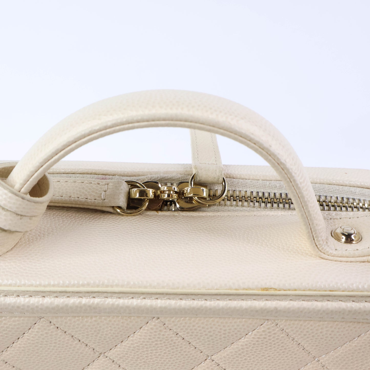 Chanel Filigree Vanity Case White Caviar LGHW