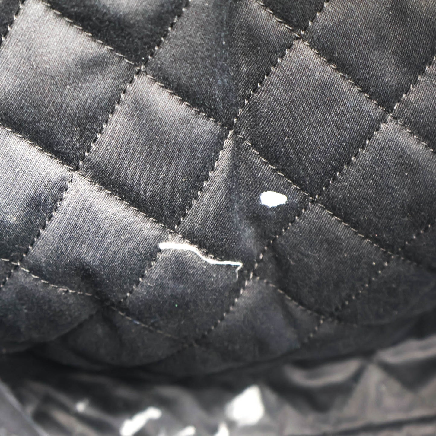 Chanel 22 Small Black GHW