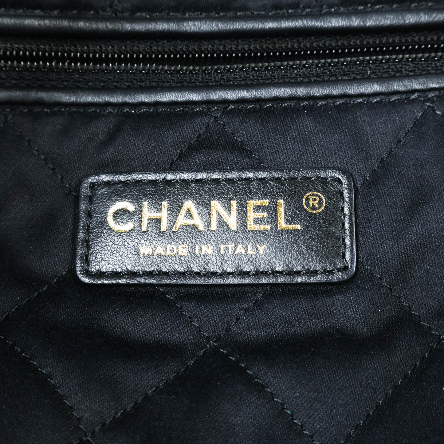 Chanel 22 Small Black GHW