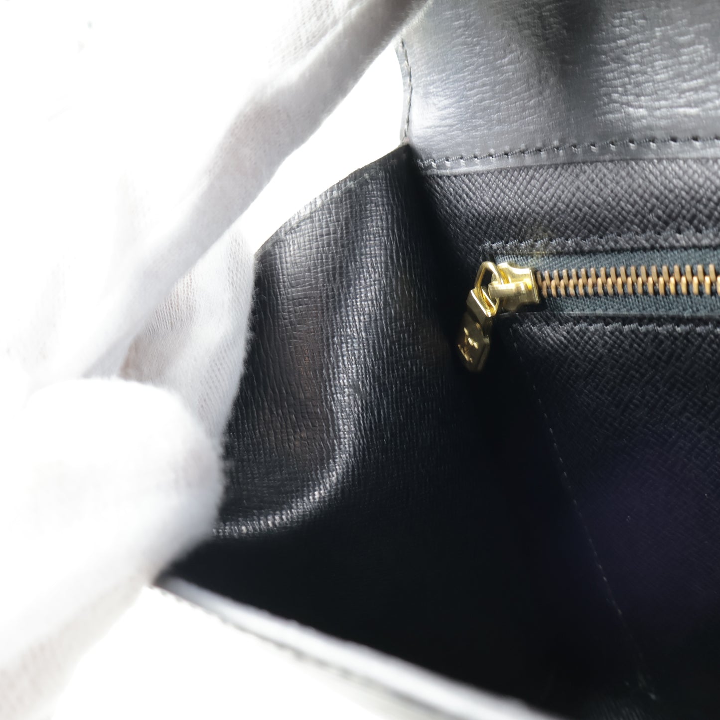 Louis Vuitton Clutch Vintage Epi Black