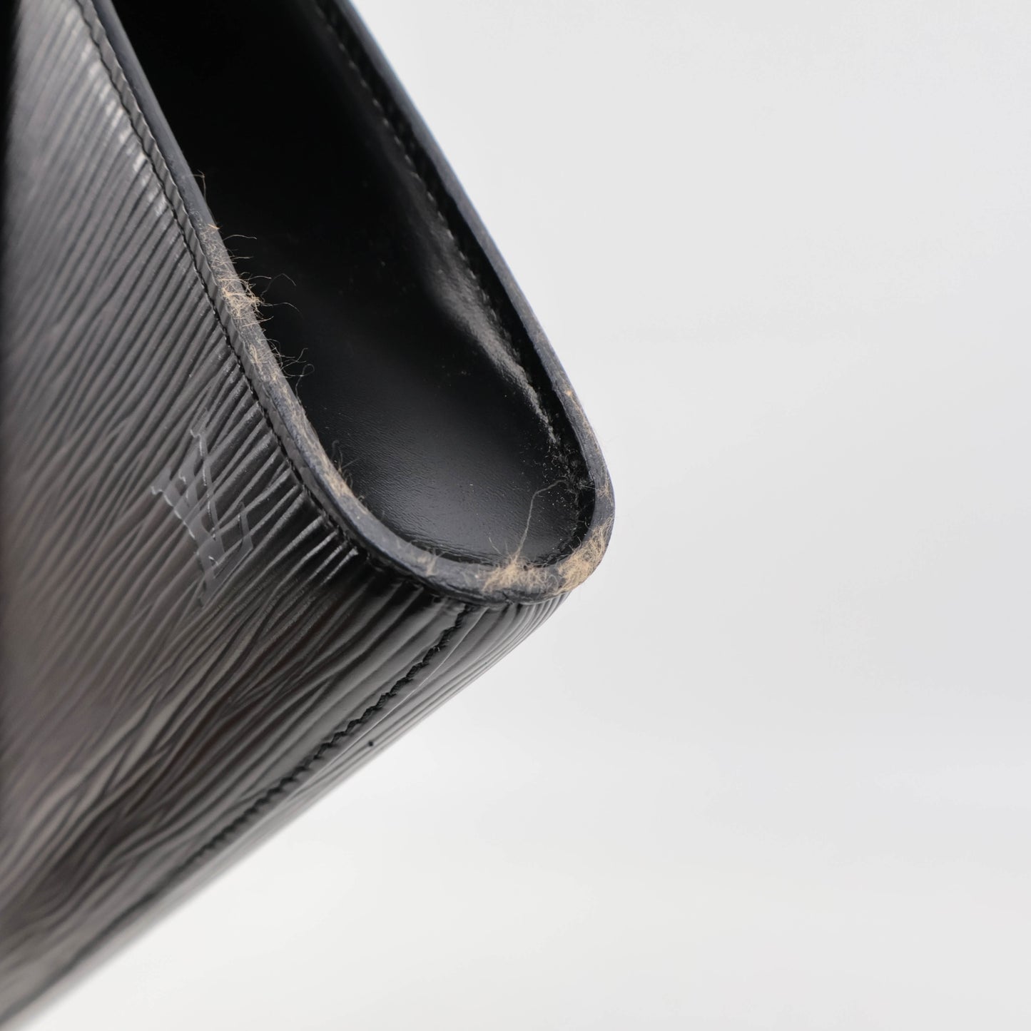 Louis Vuitton Clutch Vintage Epi Black