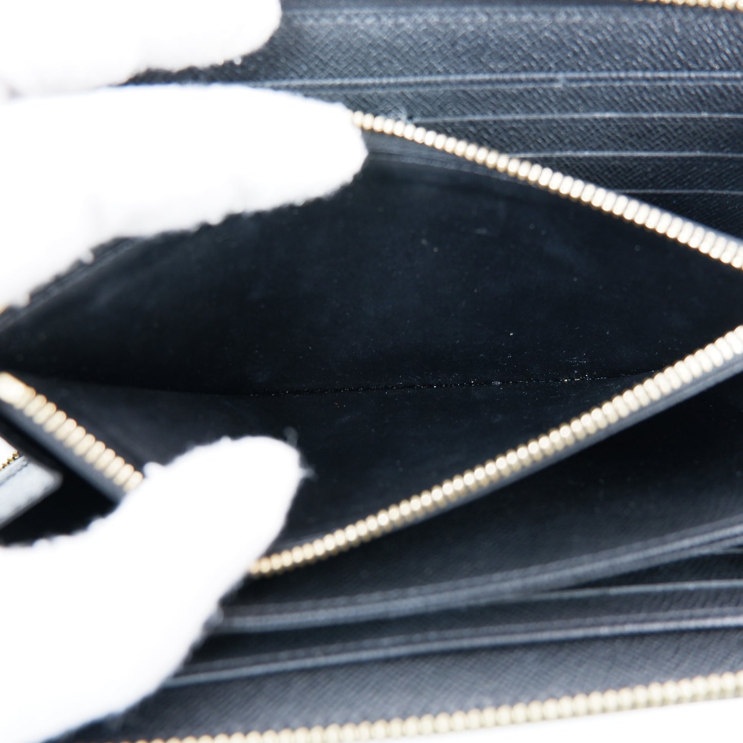 Louis Vuitton Zippy Long Wallet Monogram Game on Black