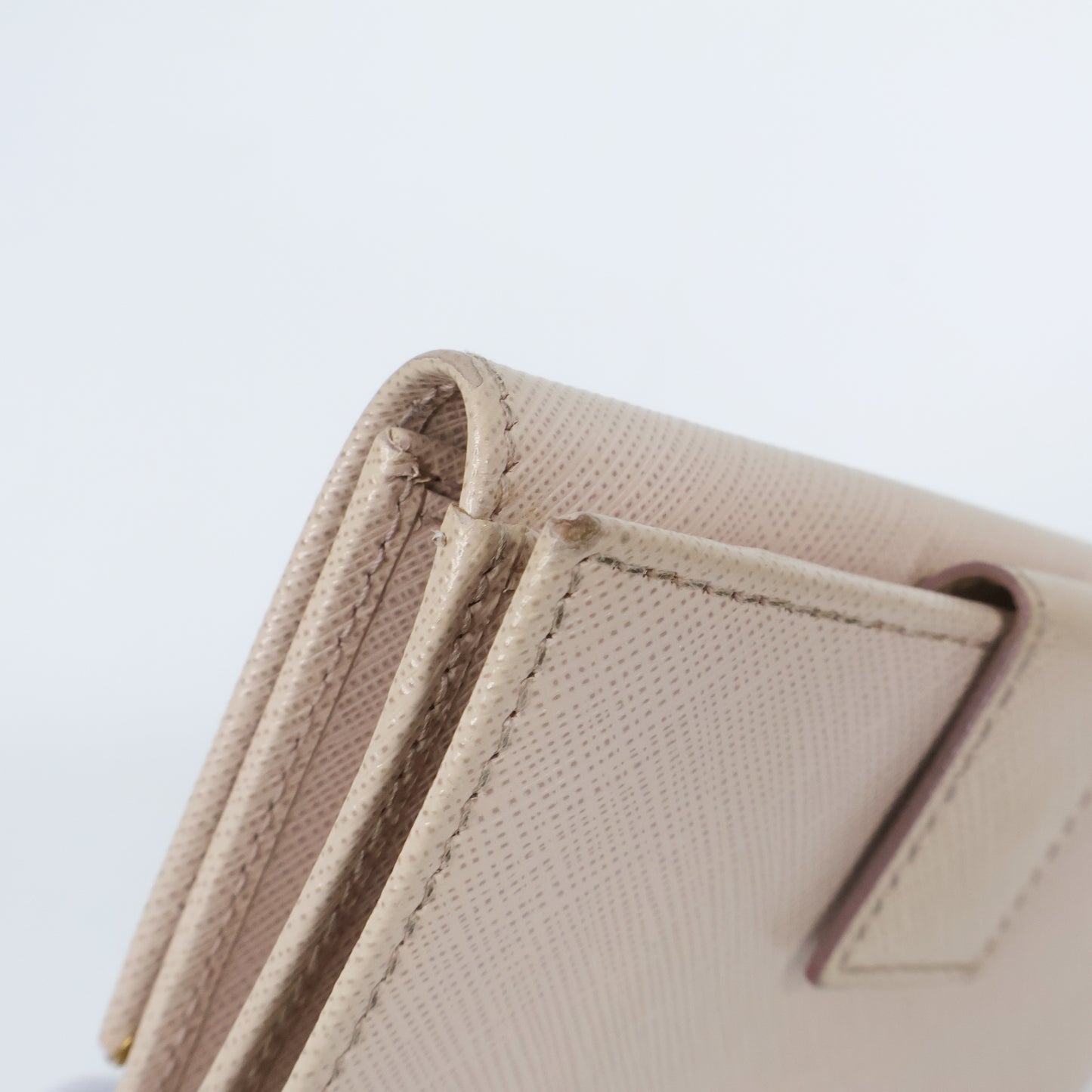 Ferragamo Short Wallet Cream