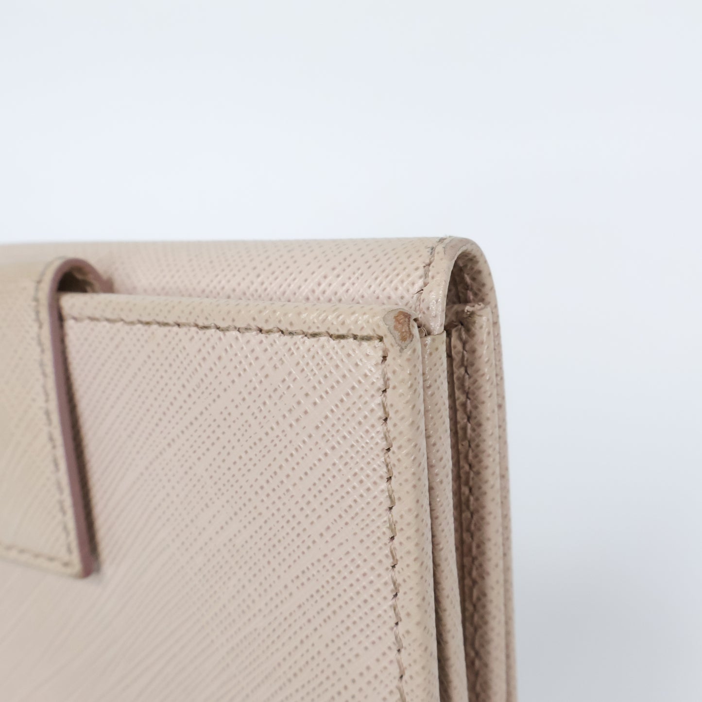 Ferragamo Short Wallet Cream