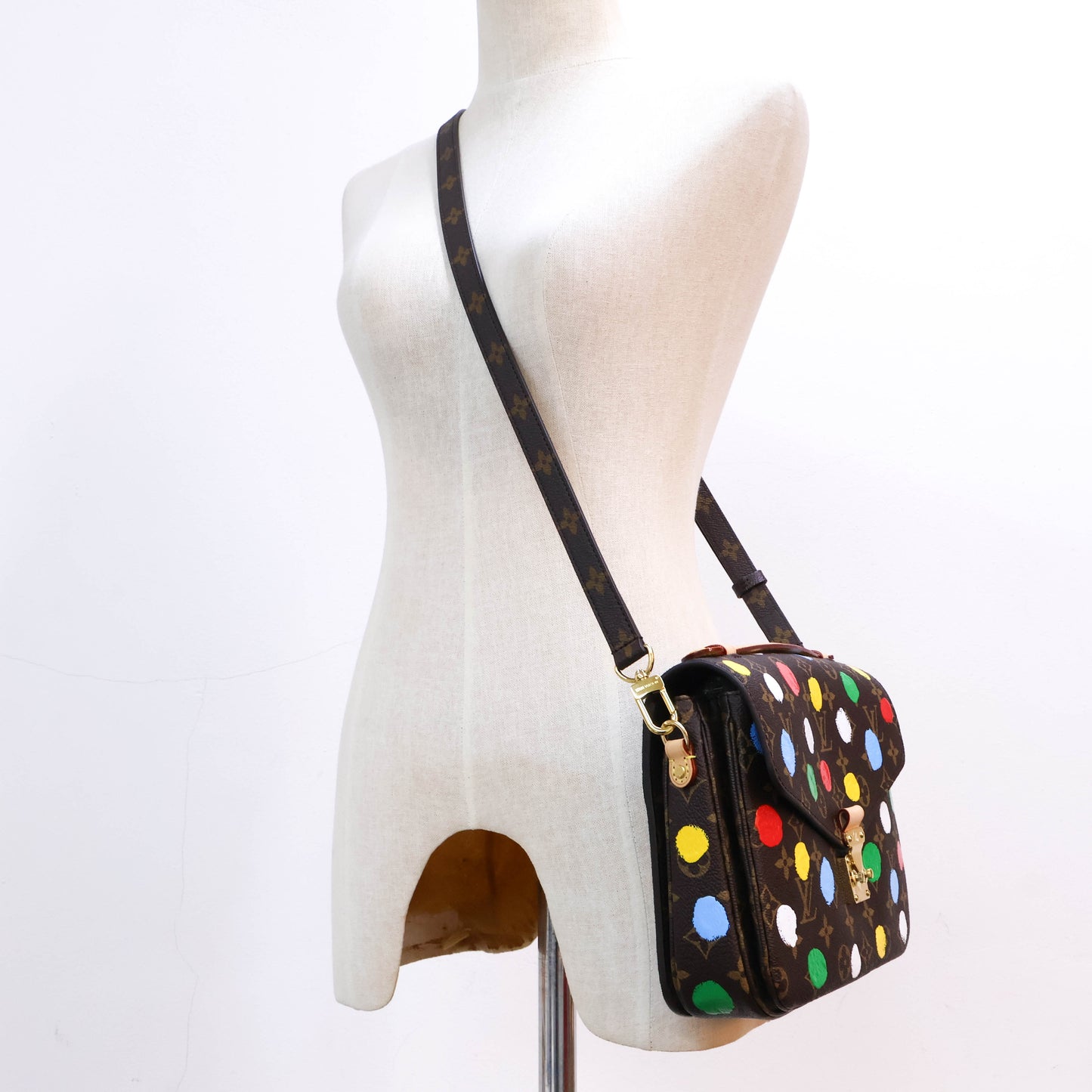 LV x Yayoi Kusama Monogram Pochette Metis