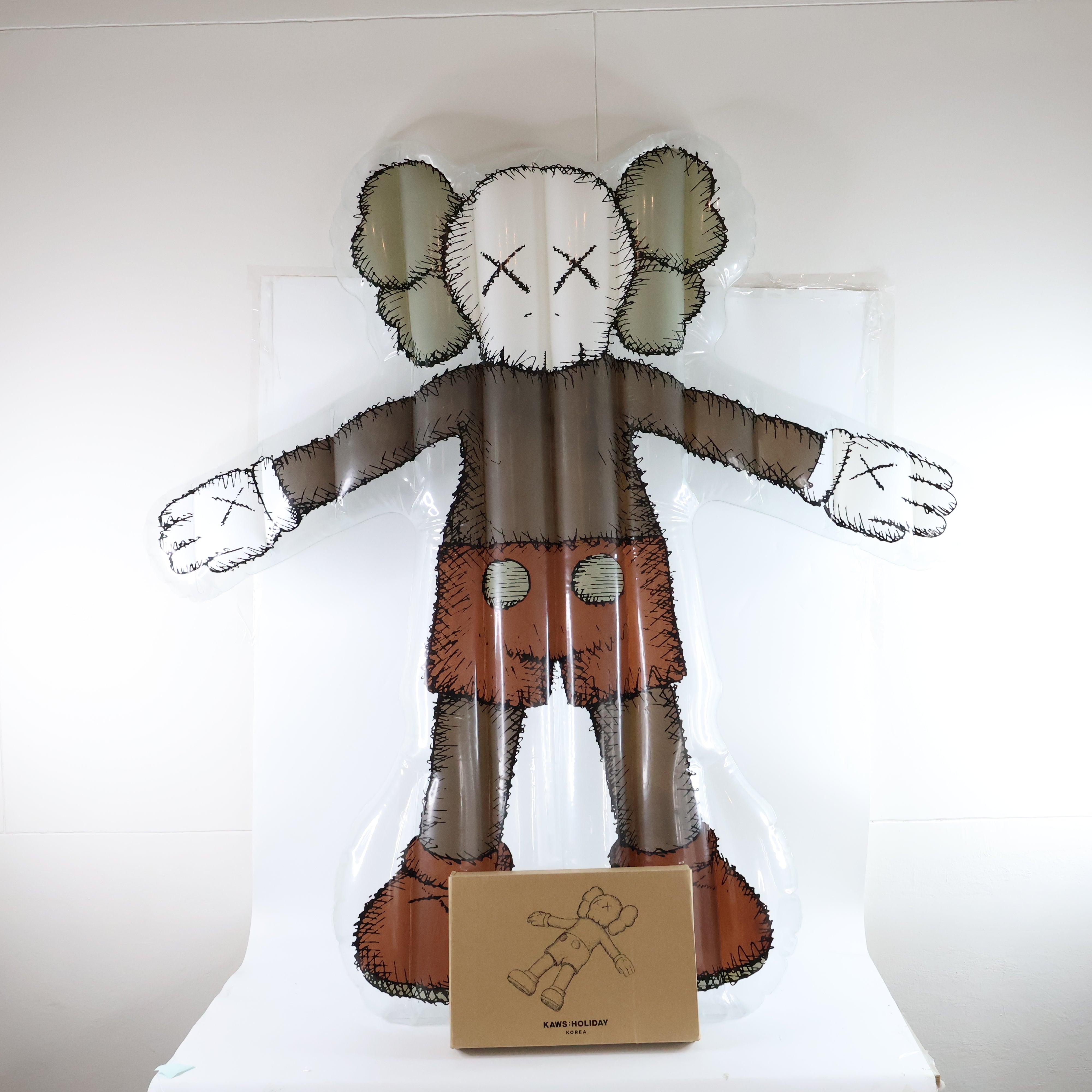 KAWS HOLIDAY Korea Companion 1.7m Floating Bed Clear