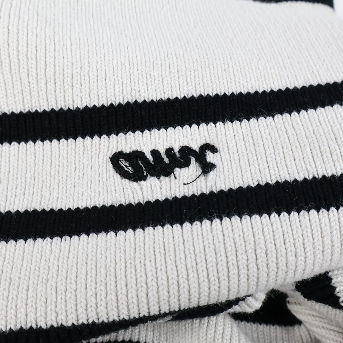 Ami Sweater White Black