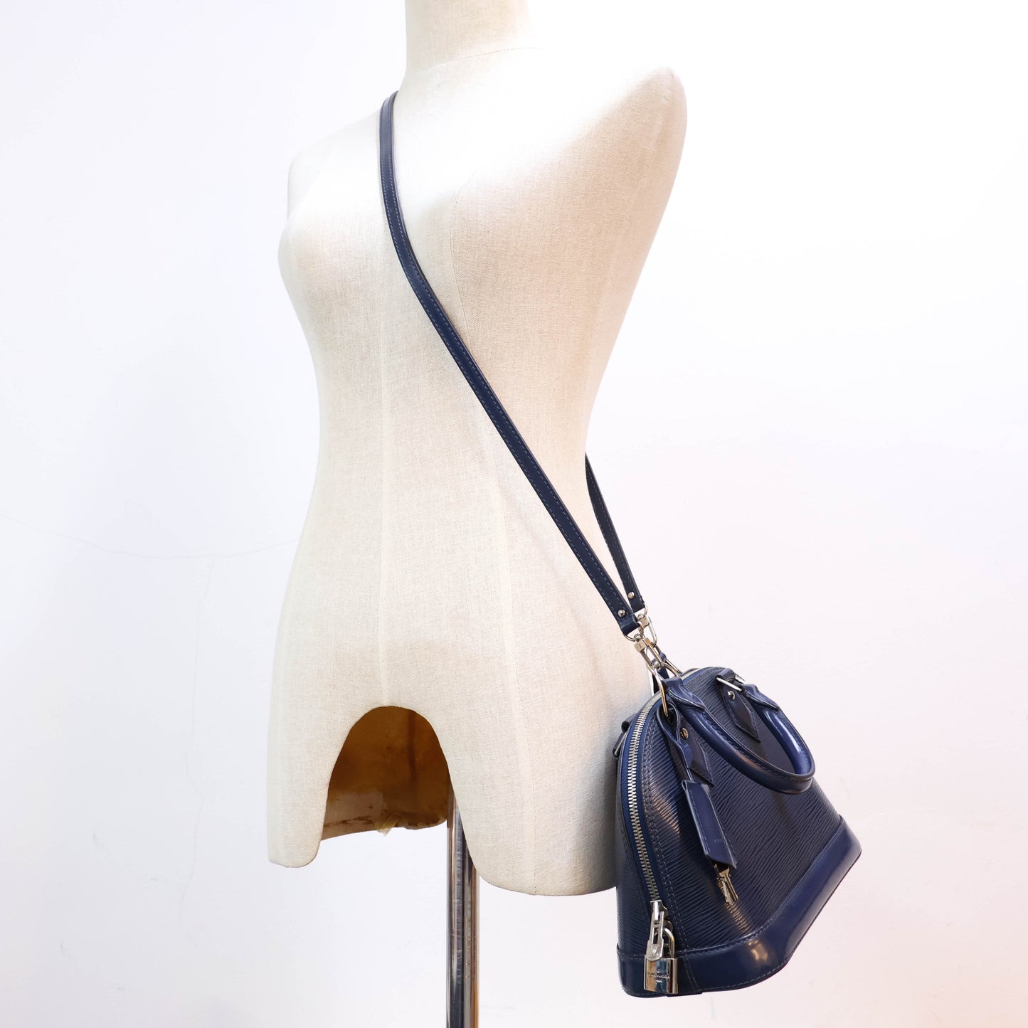 Louis Vuitton Alma PM Epi Navy