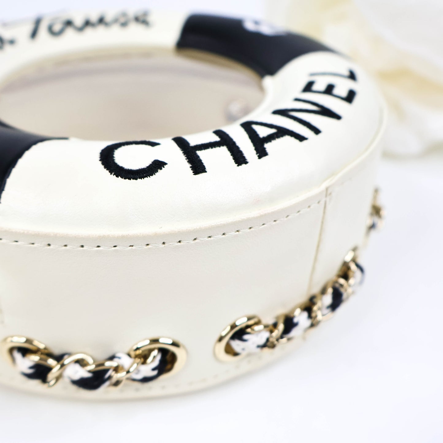 Chanel La Pausa Round Bag White/Black