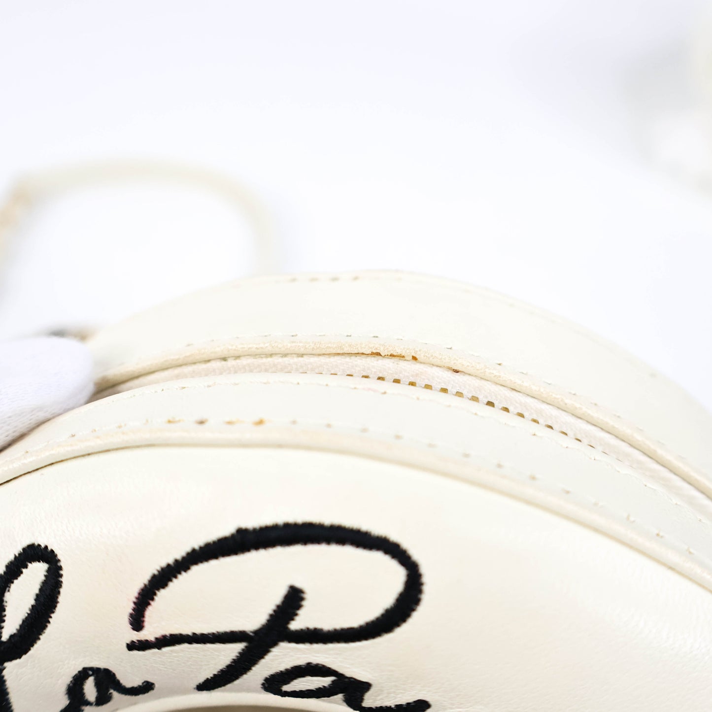 Chanel La Pausa Round Bag White/Black