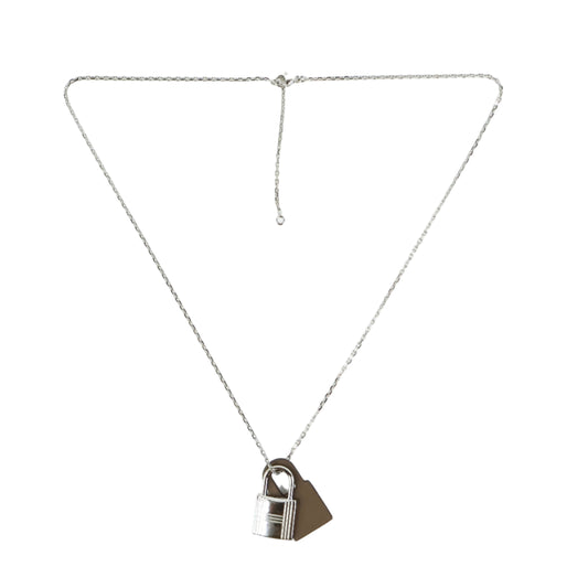 Hermes O Kelly Necklace Small Etoupe