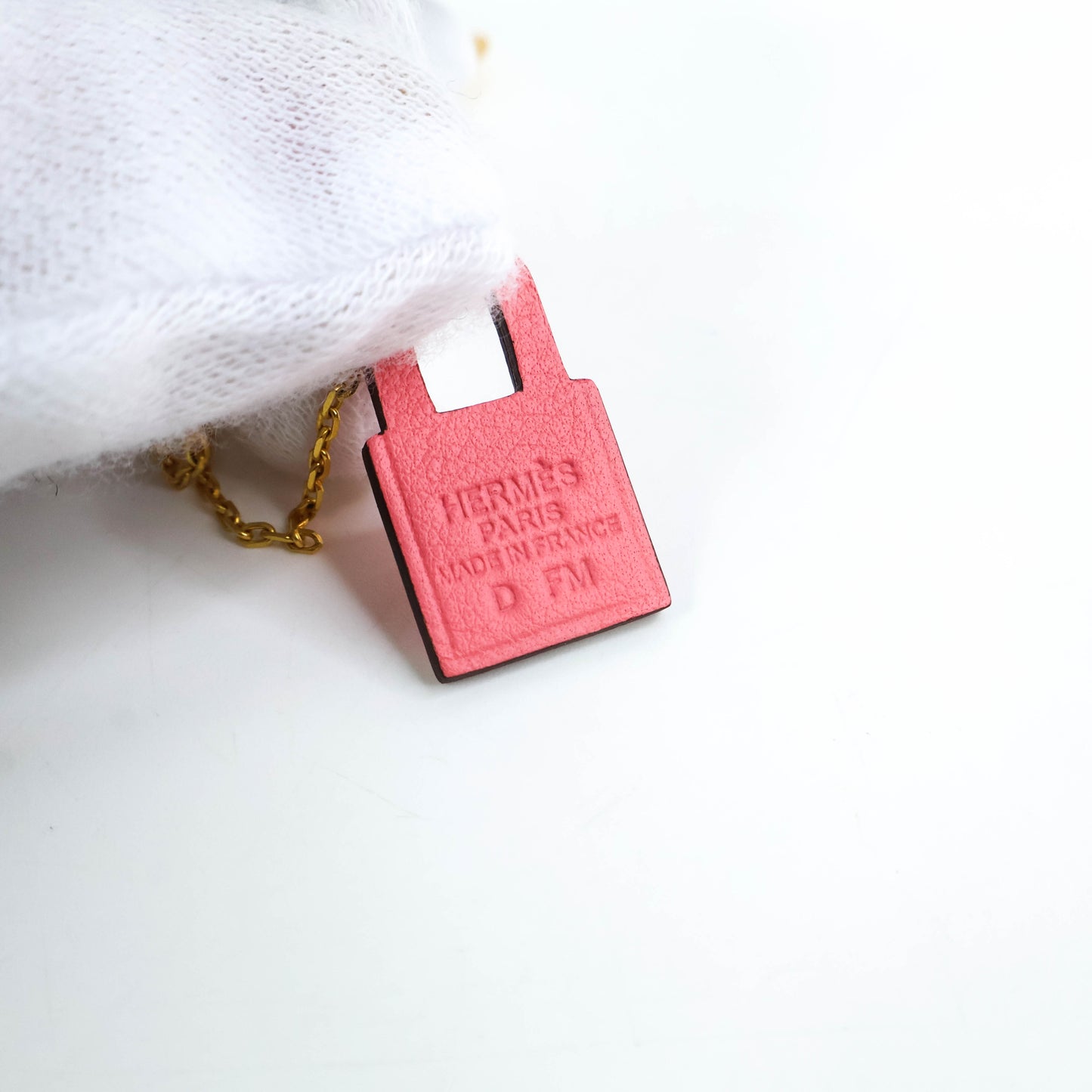 Hermes O Kelly Necklace Small Rose Azalee