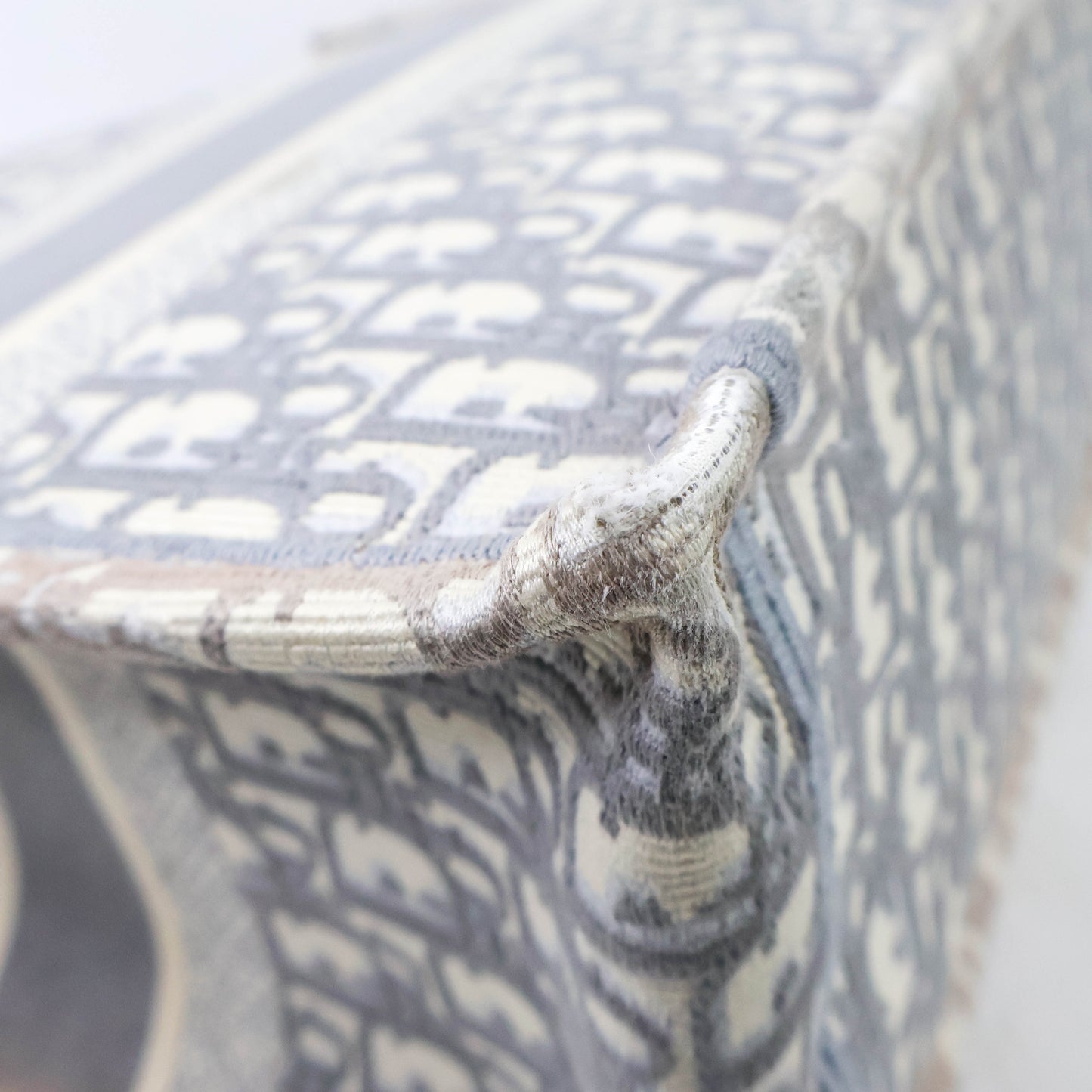 Christian Dior Book Tote Medium Oblique Grey