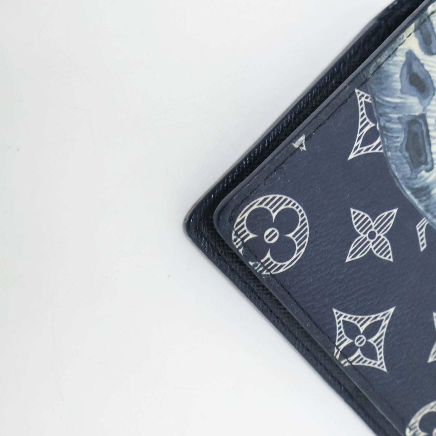 Louis Vuitton Brazza Wallet Savane Monogram Chapman