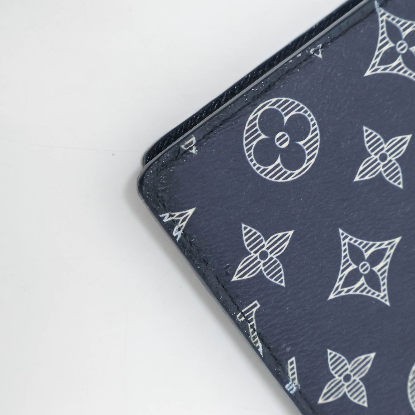 Louis Vuitton Brazza Wallet Savane Monogram Chapman