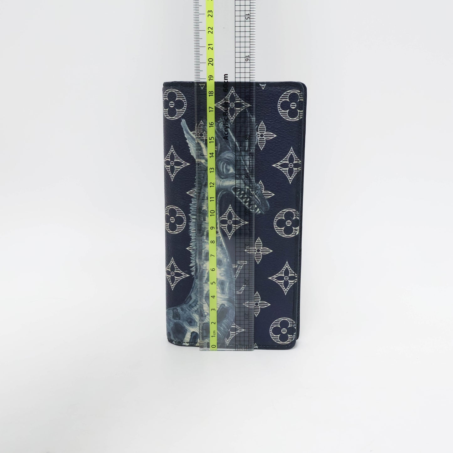 Louis Vuitton Brazza Wallet Savane Monogram Chapman