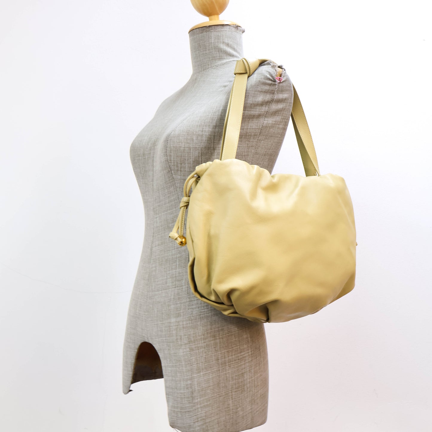 Bottega Veneta Bulb Bag Medium Tapioca