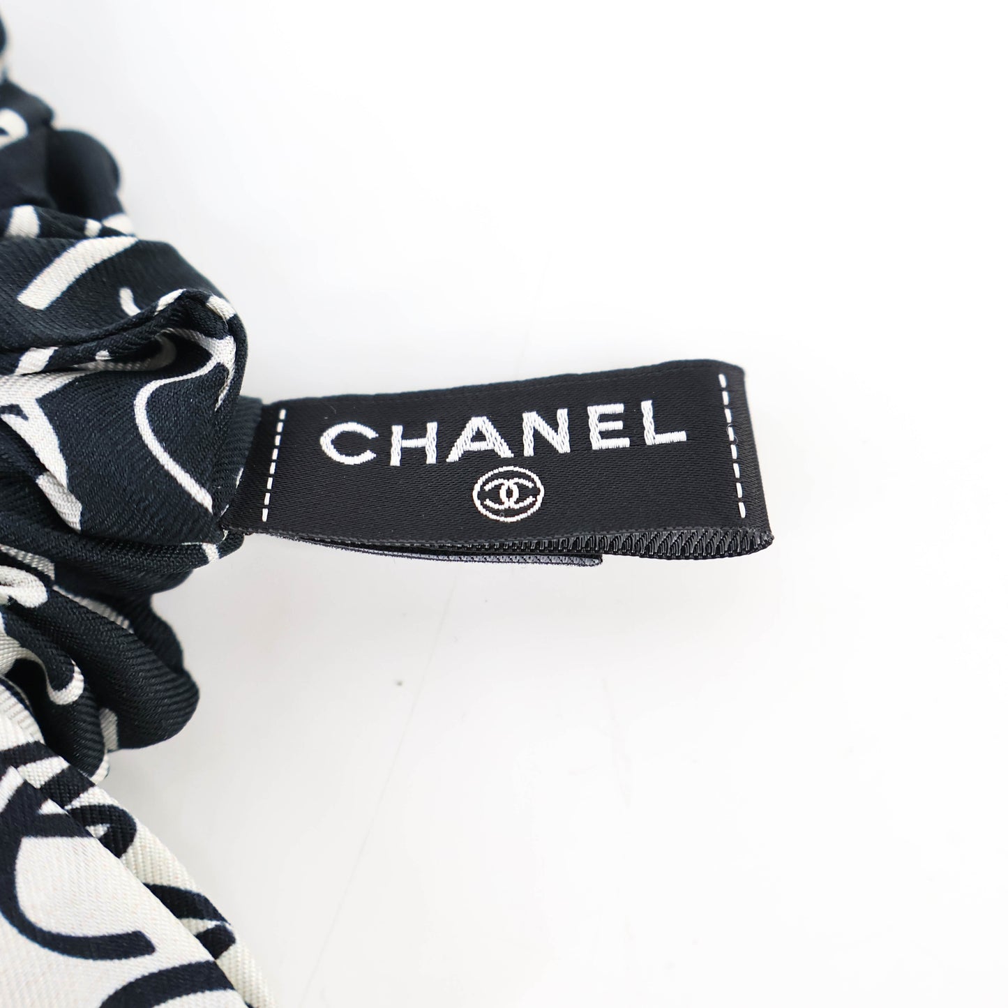 Chanel hair accessory scrunchy ribbon black/white